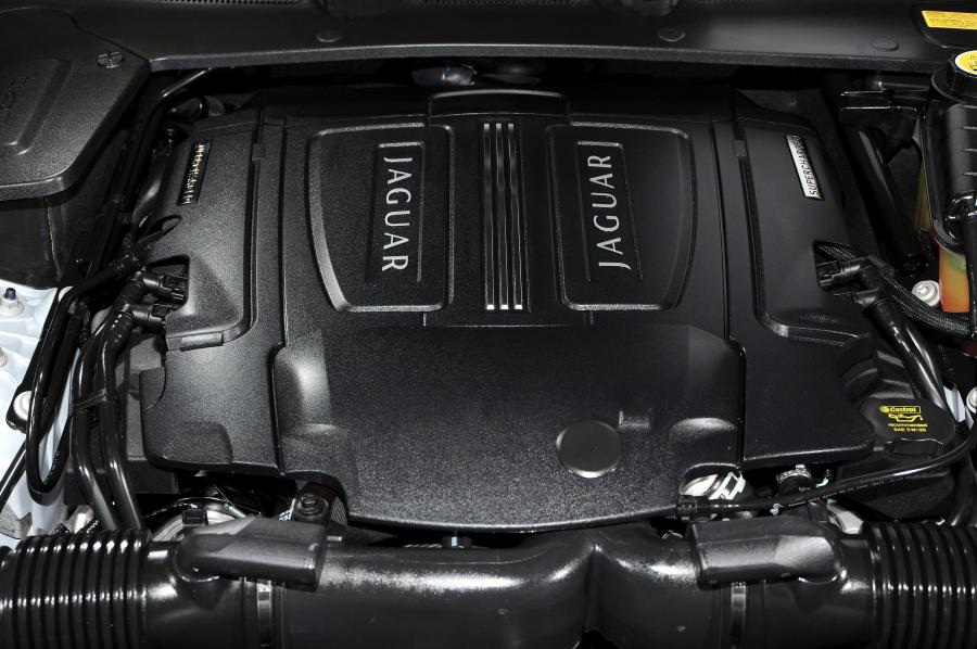  Jaguar XJ 2009 года  (фото 45 из 142)